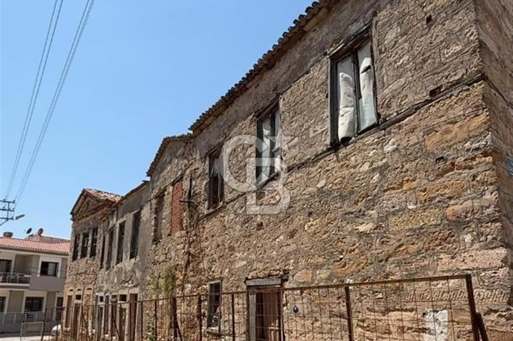 Çeşme Çiftlikköyde 520 m² Arsada Satılık Taş Konak 