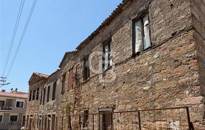 Çeşme Çiftlikköyde 520 m² Arsada Satılık Taş Konak 