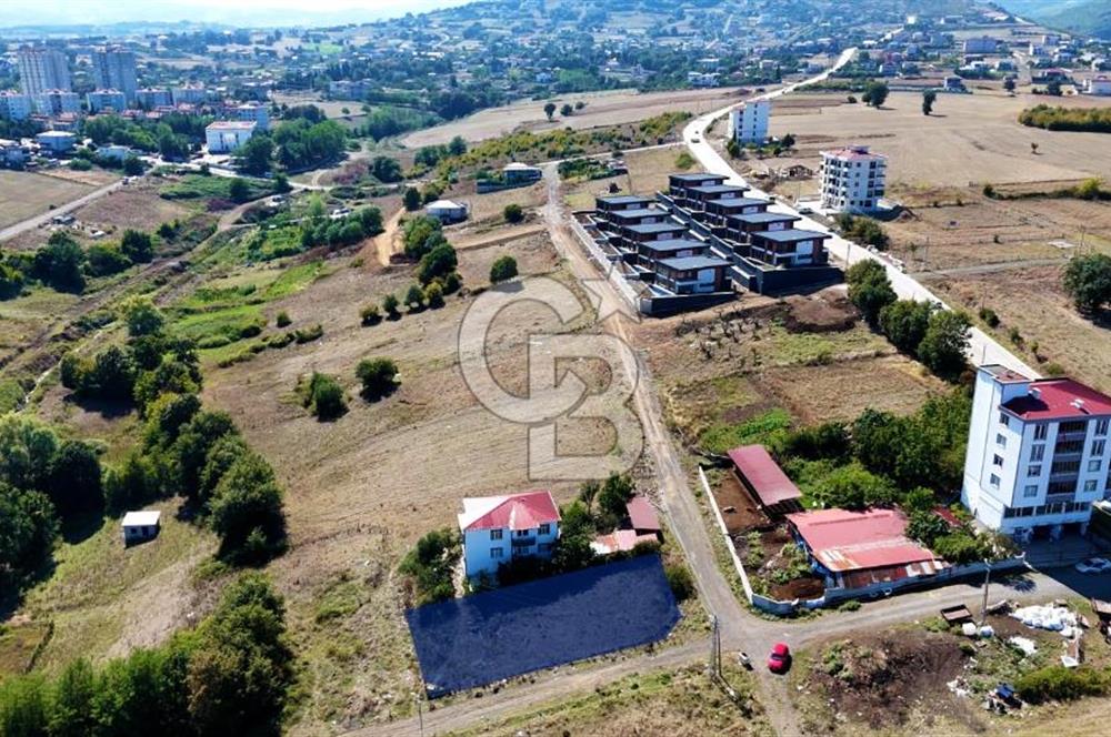 ATAKUM BÜYÜKOYUMCA'DA AZİZ IŞIK BULVARINDA KAT KARŞILIĞI ARSA