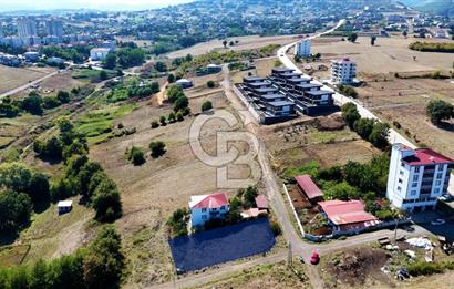 ATAKUM BÜYÜKOYUMCA'DA AZİZ IŞIK BULVARINDA KAT KARŞILIĞI ARSA