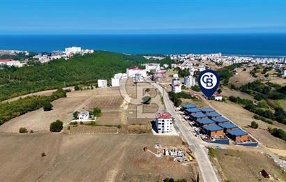 ATAKUM BÜYÜKOYUMCA'DA AZİZ IŞIK BULVARINDA KAT KARŞILIĞI ARSA