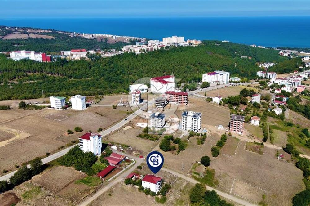 ATAKUM BÜYÜKOYUMCA'DA AZİZ IŞIK BULVARINDA KAT KARŞILIĞI ARSA