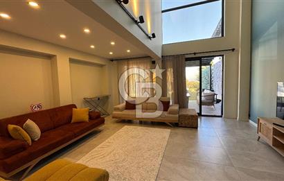 Yenifoça Kozbeyli'de Eşyalı Kiralık Villa