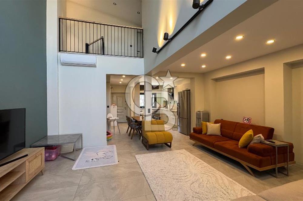 Yenifoça Kozbeyli'de Eşyalı Kiralık Villa