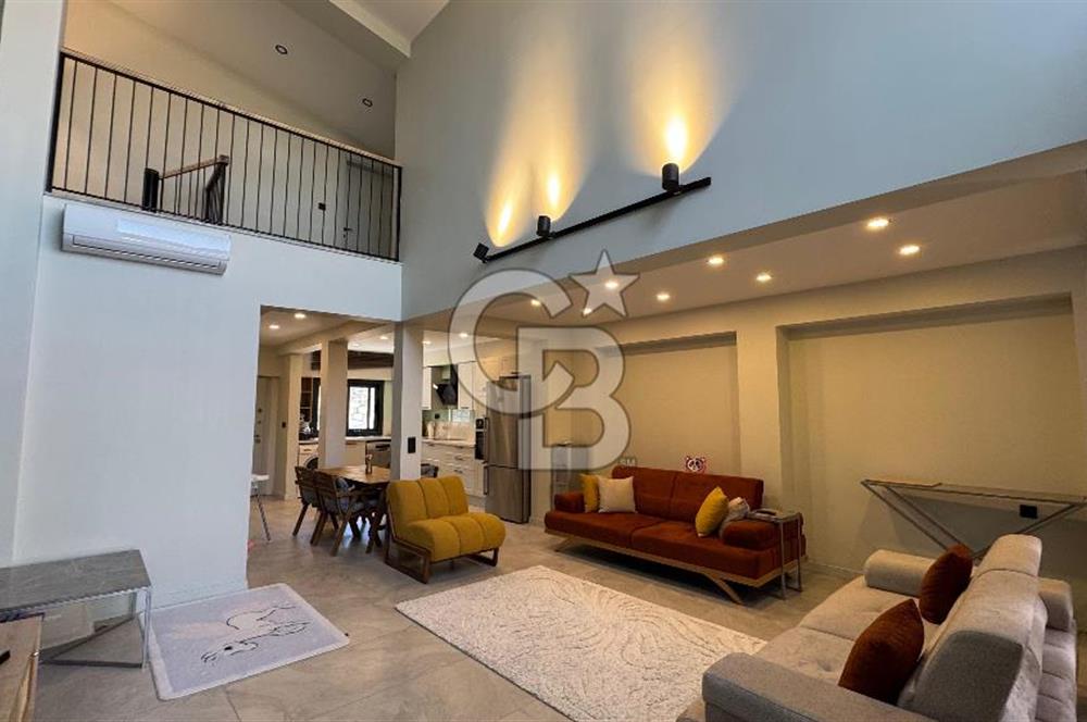 Yenifoça Kozbeyli'de Eşyalı Kiralık Villa