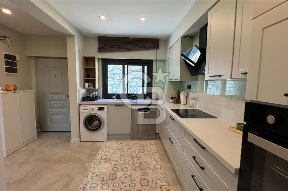 Yenifoça Kozbeyli'de Eşyalı Kiralık Villa