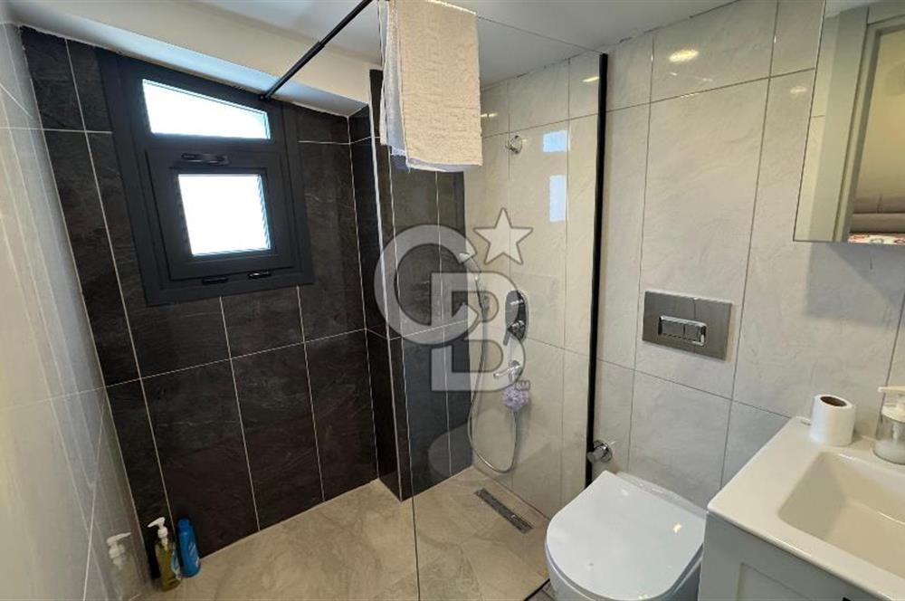 Yenifoça Kozbeyli'de Eşyalı Kiralık Villa