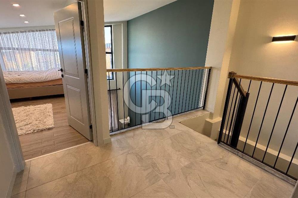 Yenifoça Kozbeyli'de Eşyalı Kiralık Villa