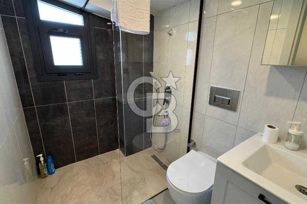 Yenifoça Kozbeyli'de Eşyalı Kiralık Villa