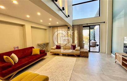 Yenifoça Kozbeyli'de Eşyalı Kiralık Villa