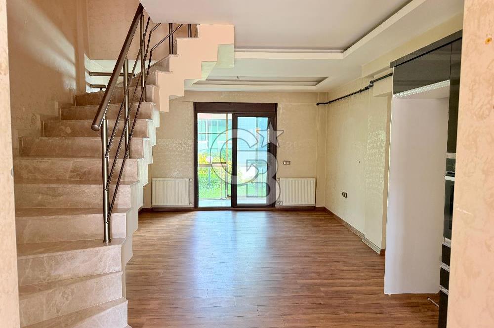 Foça Kazım Dirik Mah. Kiralık 2+1 Bahçeli Dubleks