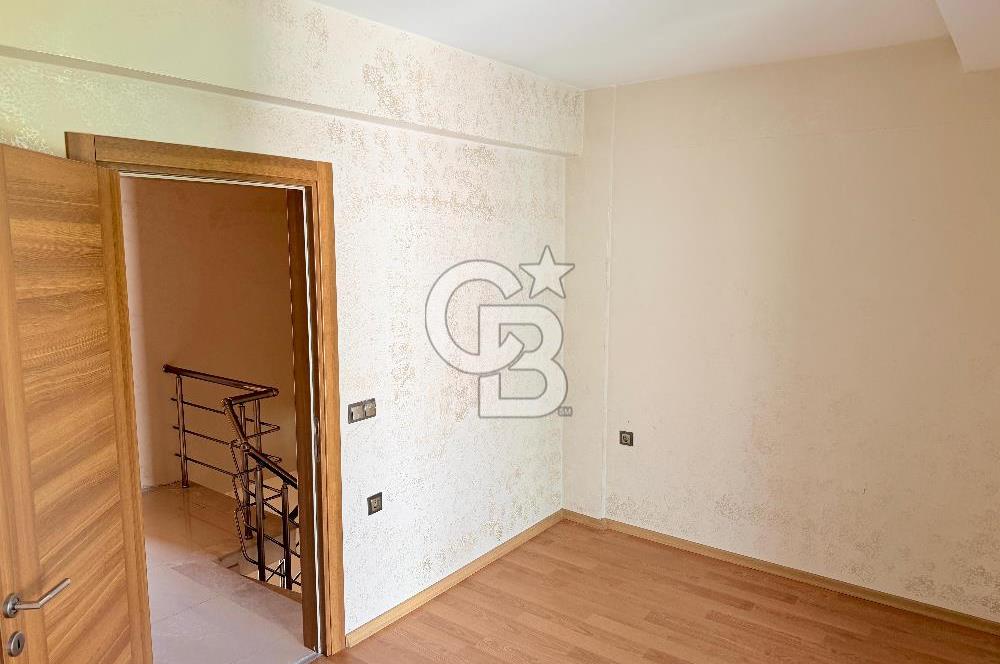 Foça Kazım Dirik Mah. Kiralık 2+1 Bahçeli Dubleks