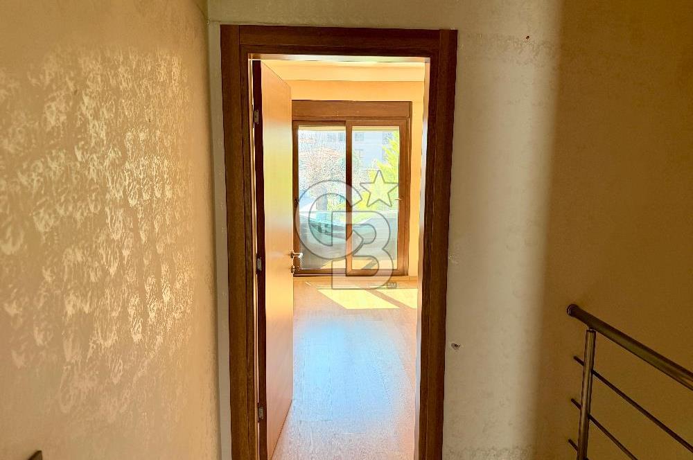 Foça Kazım Dirik Mah. Kiralık 2+1 Bahçeli Dubleks