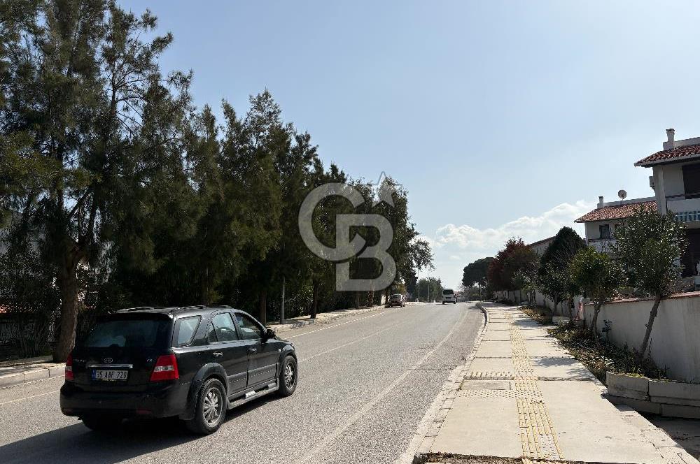 URLA İSKELE EVRENKAYA SİTESİNDE 4+1 EŞYALI KİRALIK VİLLA