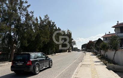 URLA İSKELE EVRENKAYA SİTESİNDE 4+1 EŞYALI KİRALIK VİLLA