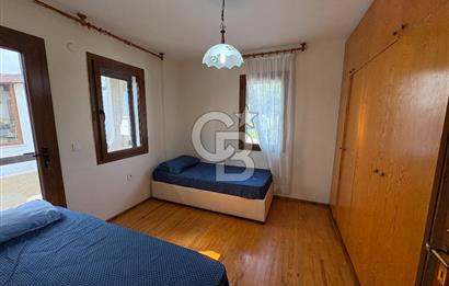 URLA İSKELE EVRENKAYA SİTESİNDE 4+1 EŞYALI KİRALIK VİLLA