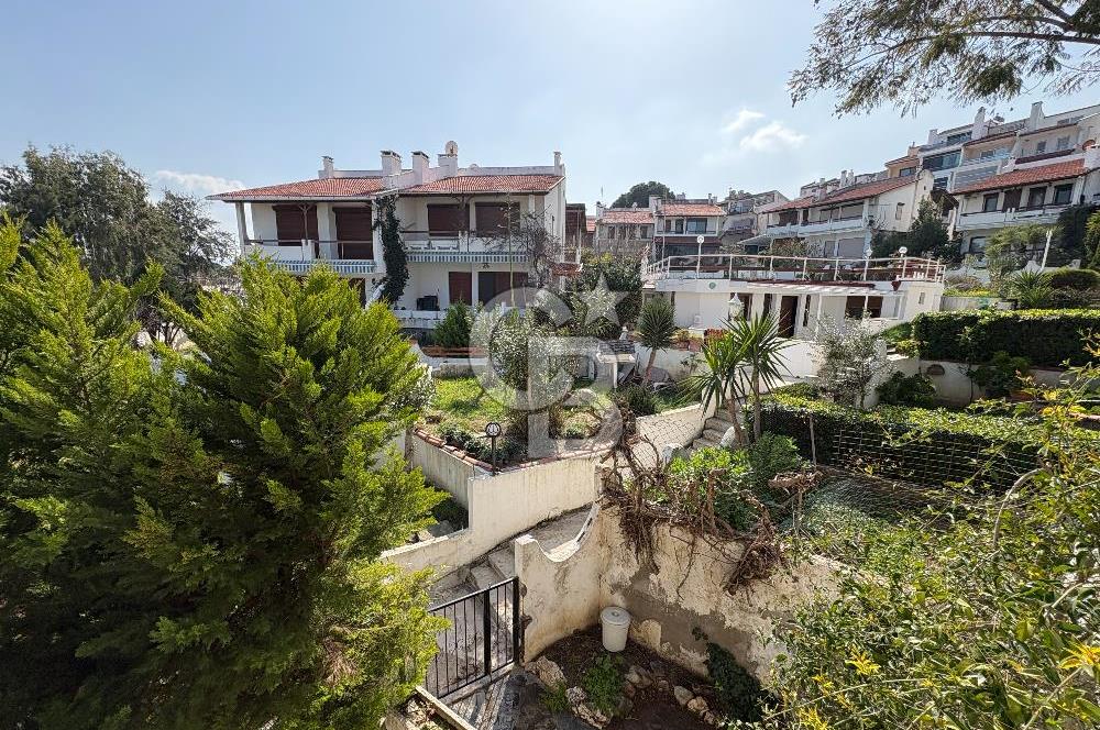 URLA İSKELE EVRENKAYA SİTESİNDE 4+1 EŞYALI KİRALIK VİLLA