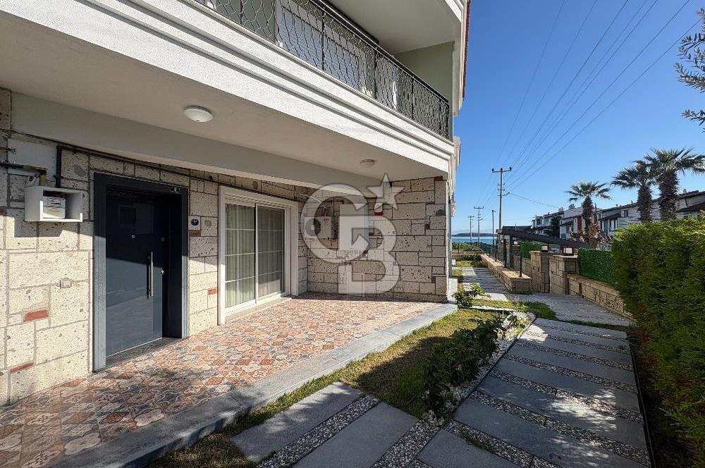 URLA'DA HAVUZLU SİTE İÇİNDE BAHÇELİ 1+1 EŞYALI KİRALIK DAİRE