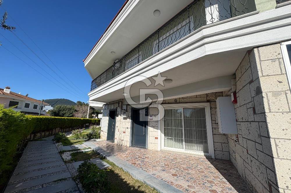 URLA'DA HAVUZLU SİTE İÇİNDE BAHÇELİ 1+1 EŞYALI KİRALIK DAİRE