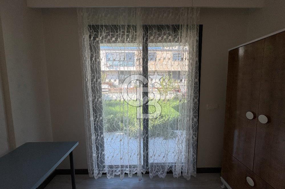 URLA MERKEZDE 1+1 EŞYALI BAHÇELİ KİRALIK DAİRE