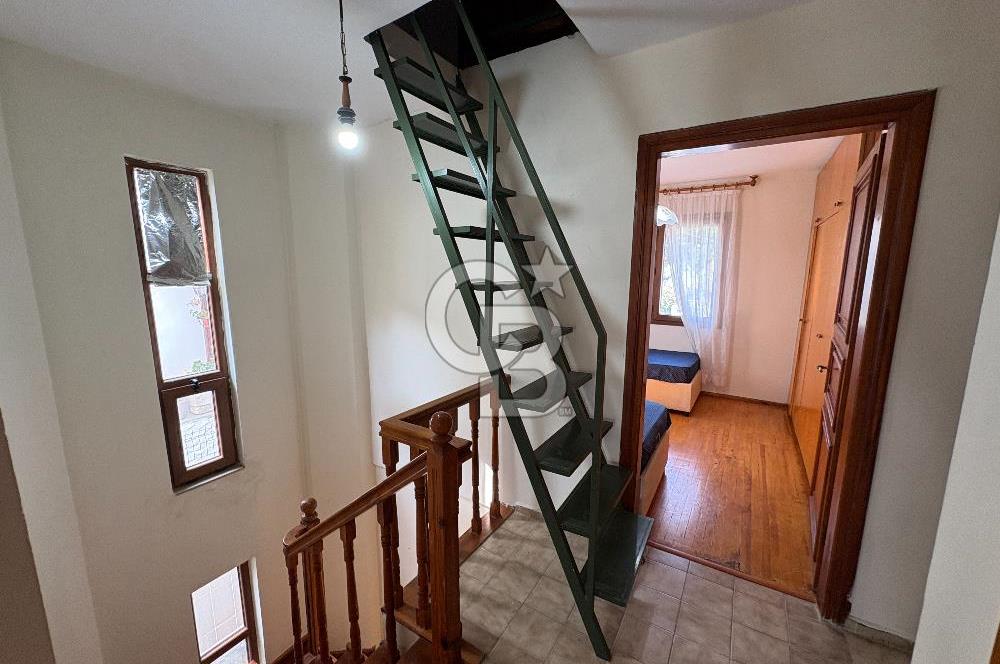 URLA İSKELE EVRENKAYA SİTESİNDE 4+1 EŞYALI KİRALIK VİLLA