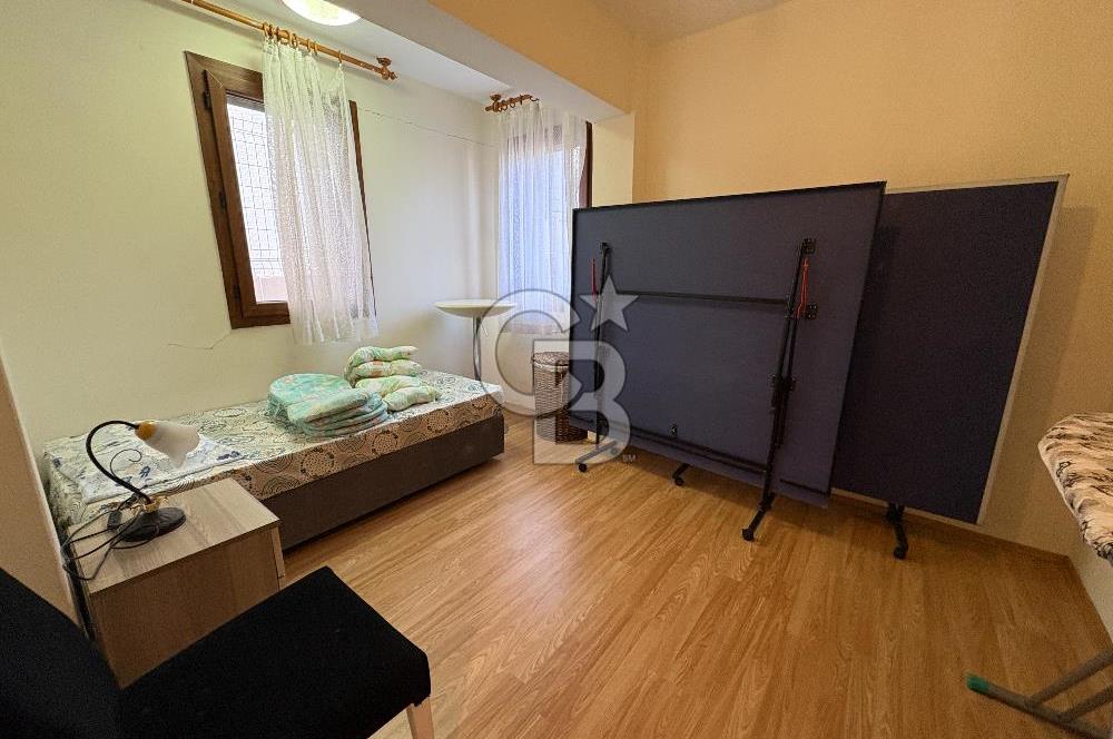 URLA İSKELE EVRENKAYA SİTESİNDE 4+1 EŞYALI KİRALIK VİLLA