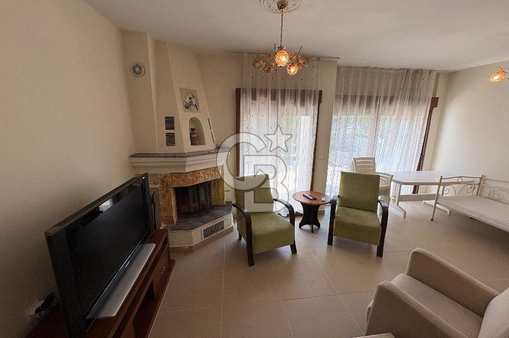 URLA İSKELE EVRENKAYA SİTESİNDE 4+1 EŞYALI KİRALIK VİLLA