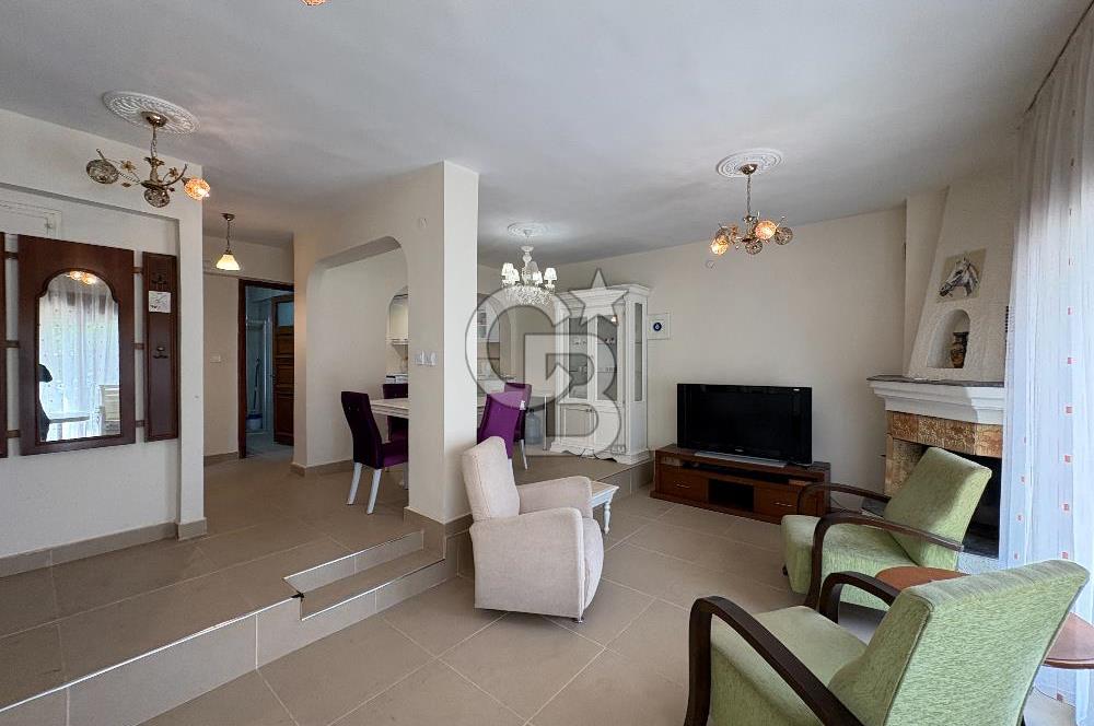 URLA İSKELE EVRENKAYA SİTESİNDE 4+1 EŞYALI KİRALIK VİLLA