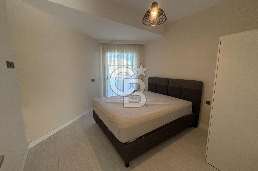 URLA'DA HAVUZLU SİTE İÇİNDE BAHÇELİ 1+1 EŞYALI KİRALIK DAİRE