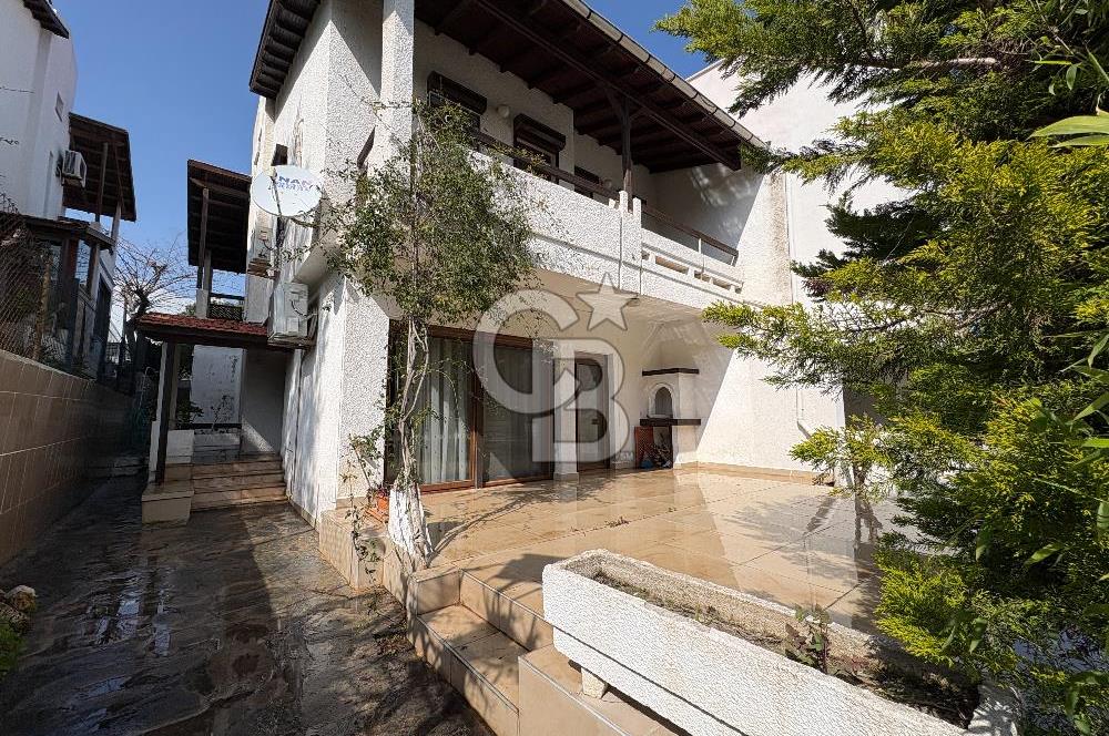 URLA İSKELE EVRENKAYA SİTESİNDE 4+1 EŞYALI KİRALIK VİLLA