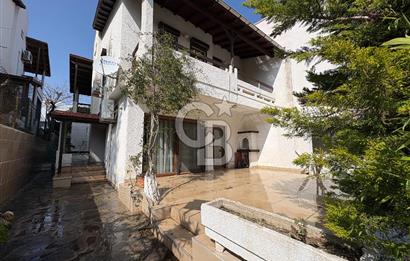 URLA İSKELE EVRENKAYA SİTESİNDE 4+1 EŞYALI KİRALIK VİLLA