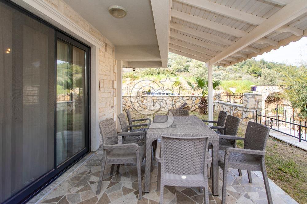 Yenifoça Fevzi Çakmak Mah. Satılık 3+1 Müstakil Bahçeli Villa