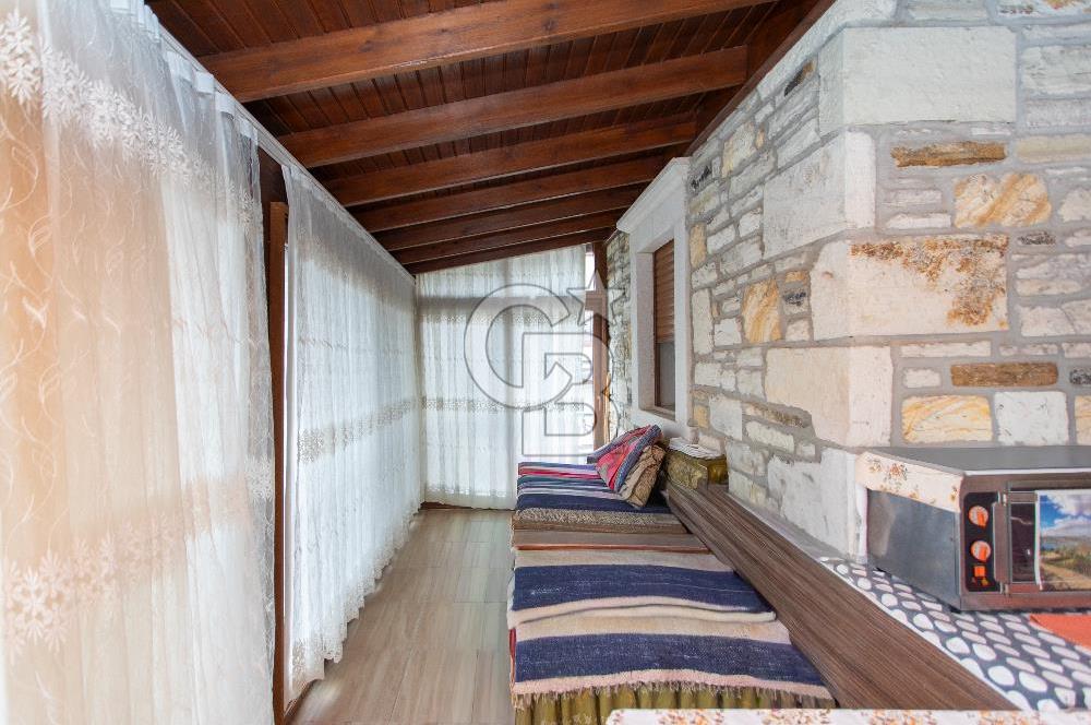 Foça Atatürk Mah. Satılık Site İçerisinde 3+1 Müstakil Taş Villa