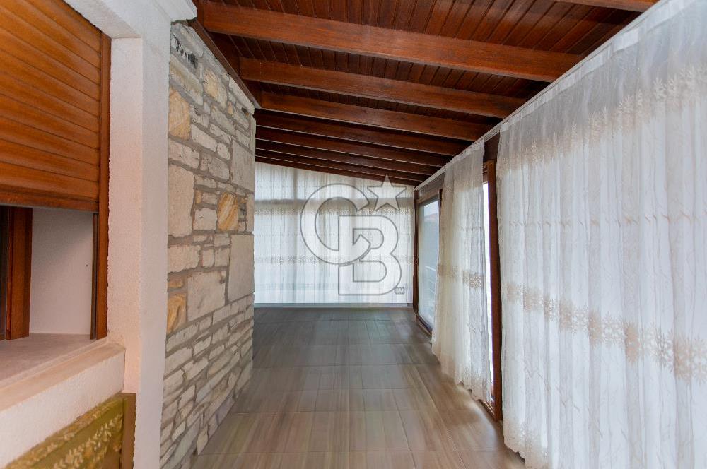 Foça Atatürk Mah. Satılık Site İçerisinde 3+1 Müstakil Taş Villa