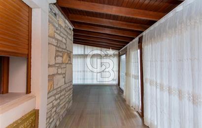 Foça Atatürk Mah. Satılık Site İçerisinde 3+1 Müstakil Taş Villa