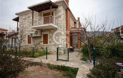 Foça Atatürk Mah. Satılık Site İçerisinde 3+1 Müstakil Taş Villa