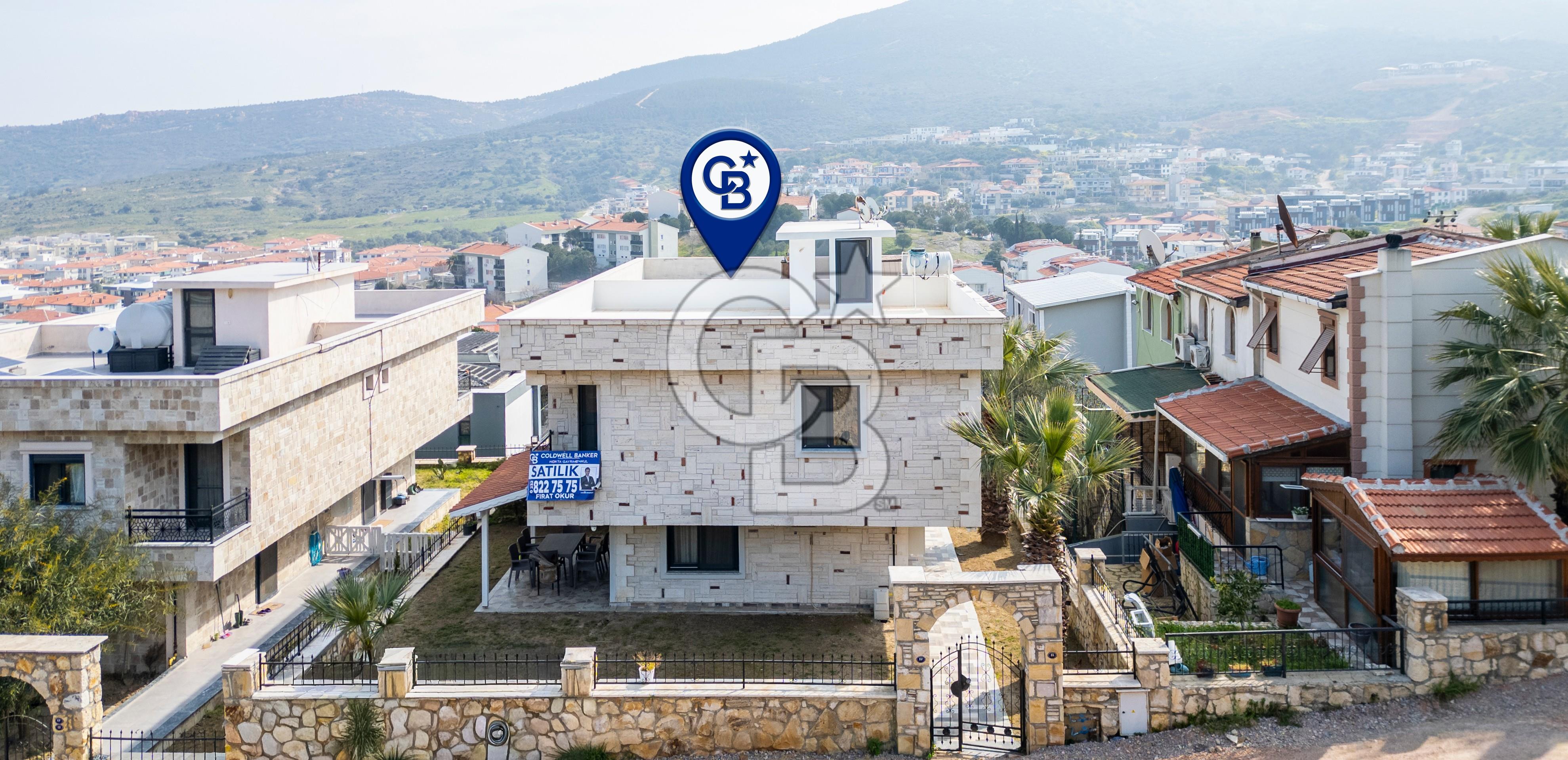 Yenifoça Fevzi Çakmak Mah. Satılık 3+1 Müstakil Bahçeli Villa