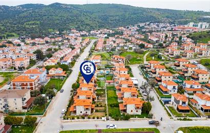 Foça Atatürk Mah. Satılık Site İçerisinde 3+1 Müstakil Taş Villa