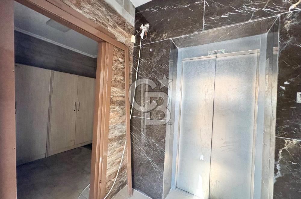 ATAŞEHİR HASTANELER BÖLGESİNDE YOLA CEPHELİ KİRALIK PLAZA