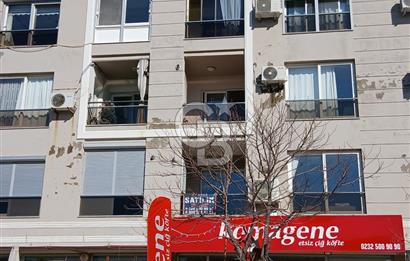 Tire Fatih Mah. Kafeler Caddesinde 140 m² 3+1 Satılık Daire