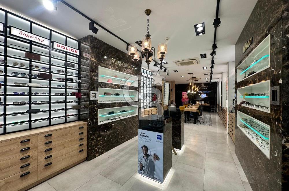 ALTUNİZADE' DE CADDE ÜZERİ, TABELA DEĞERİ YÜKSEK-DEVREN KİRALIK