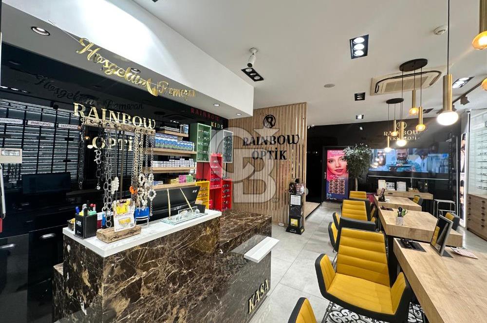 ALTUNİZADE' DE CADDE ÜZERİ, TABELA DEĞERİ YÜKSEK-DEVREN KİRALIK