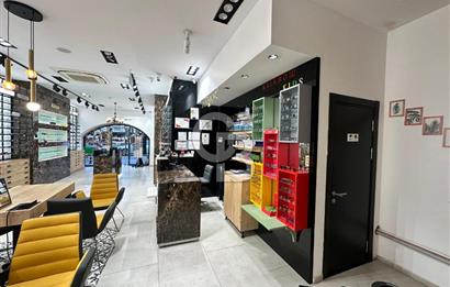 ALTUNİZADE' DE CADDE ÜZERİ, TABELA DEĞERİ YÜKSEK-DEVREN KİRALIK