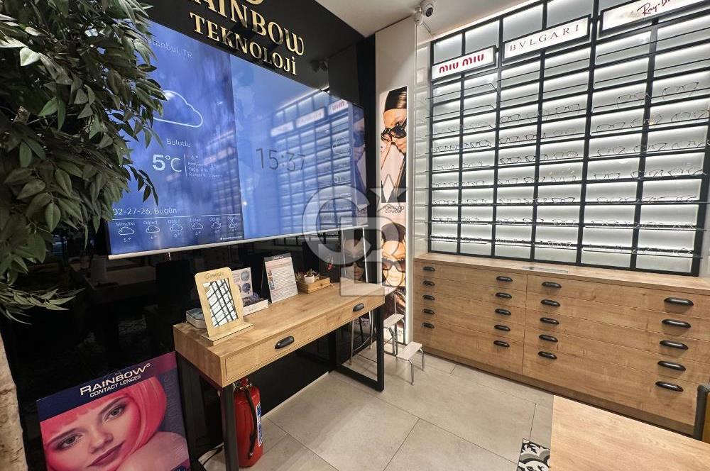 ALTUNİZADE' DE CADDE ÜZERİ, TABELA DEĞERİ YÜKSEK-DEVREN KİRALIK