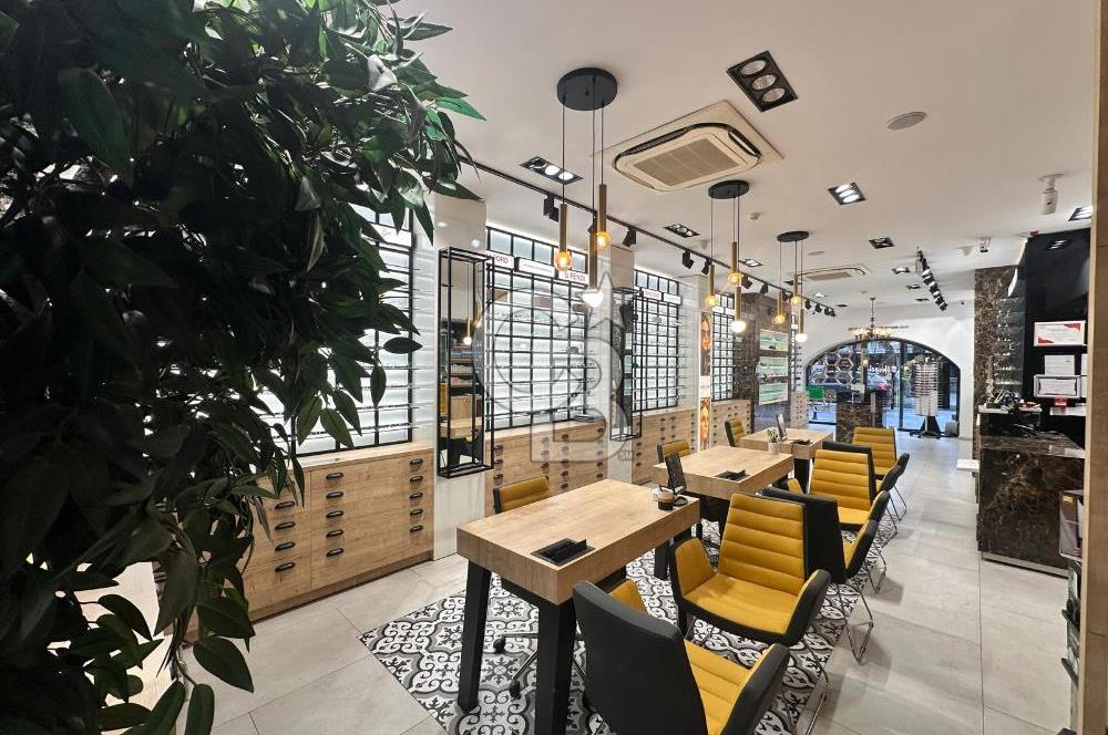 ALTUNİZADE' DE CADDE ÜZERİ, TABELA DEĞERİ YÜKSEK-DEVREN KİRALIK