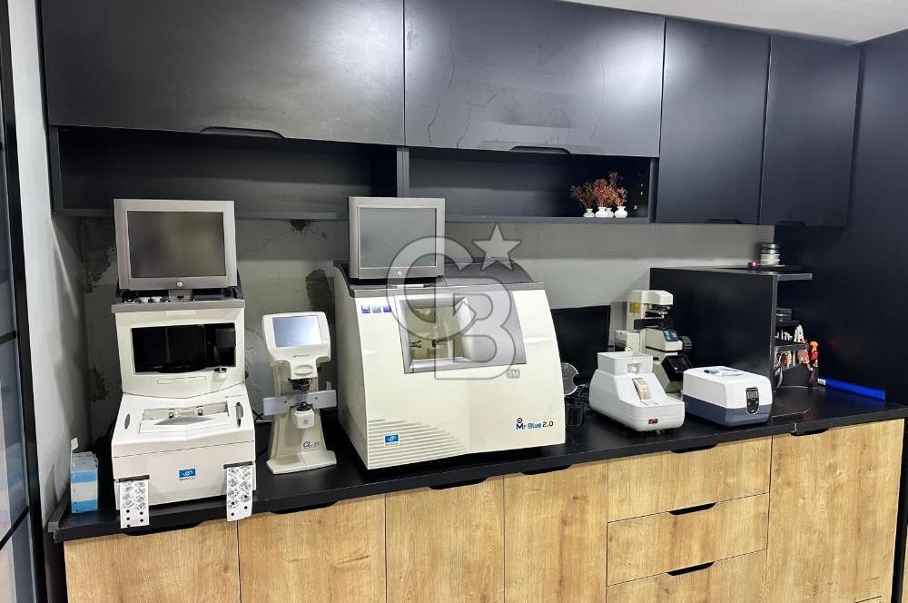 ALTUNİZADE' DE CADDE ÜZERİ, TABELA DEĞERİ YÜKSEK-DEVREN KİRALIK