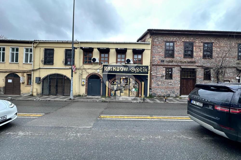 ALTUNİZADE' DE CADDE ÜZERİ, TABELA DEĞERİ YÜKSEK-DEVREN KİRALIK