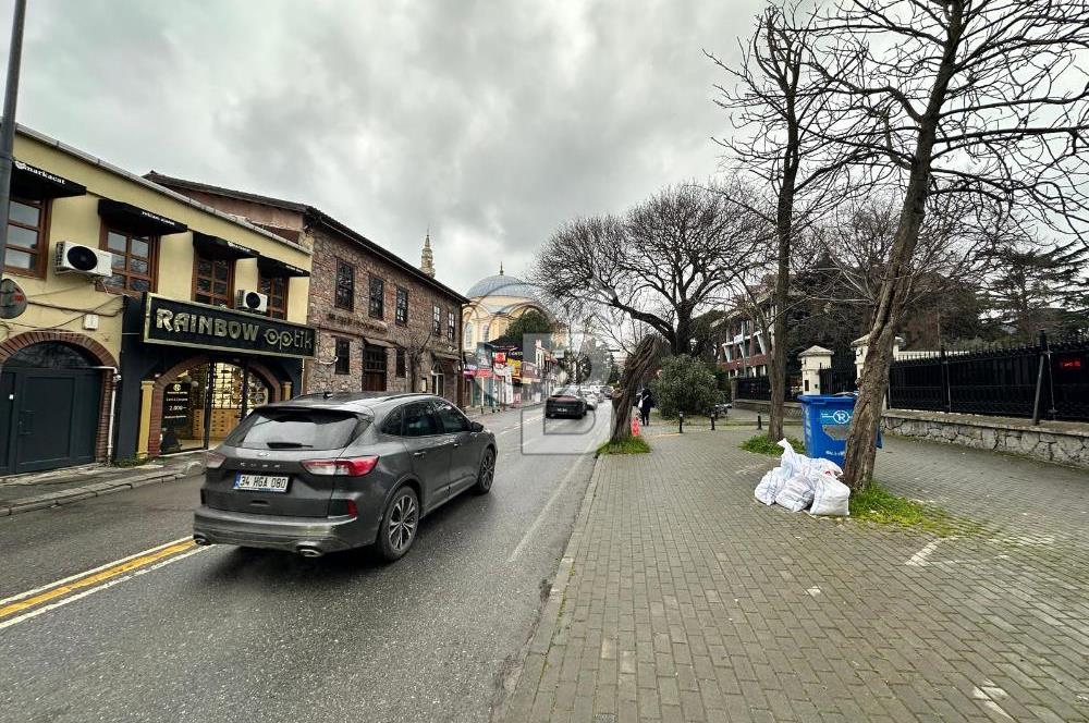 ALTUNİZADE' DE CADDE ÜZERİ, TABELA DEĞERİ YÜKSEK-DEVREN KİRALIK