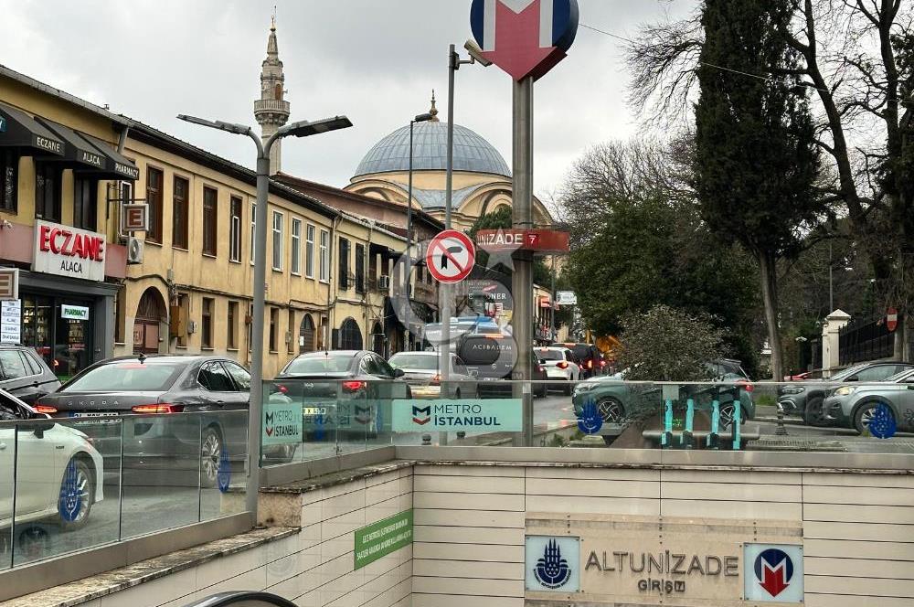 ALTUNİZADE' DE CADDE ÜZERİ, TABELA DEĞERİ YÜKSEK-DEVREN KİRALIK