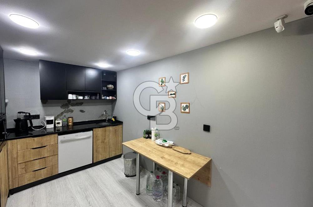 ALTUNİZADE' DE CADDE ÜZERİ, TABELA DEĞERİ YÜKSEK-DEVREN KİRALIK